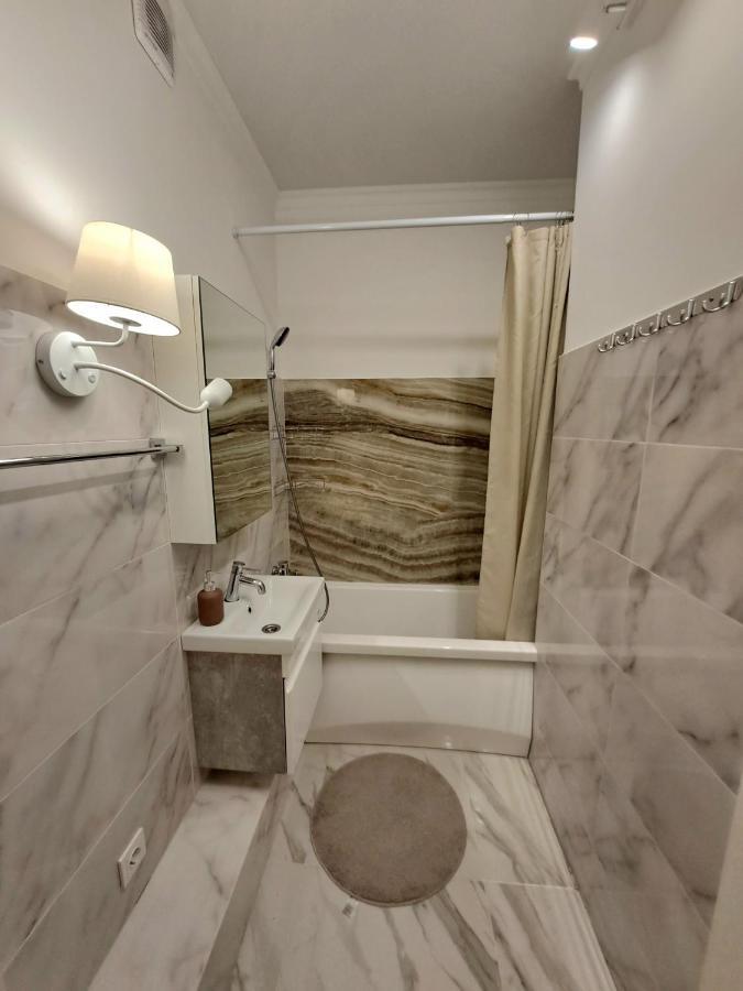 Уютная Квартира На Мира Almaty Eksteriør billede